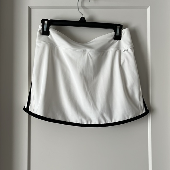 Nike Tennis Skort - Picture 2 of 5